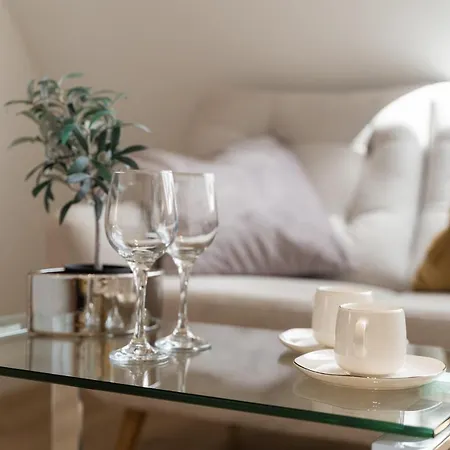 Апартаменты 5000 Rynek Sienny Stare Bulwary No 1 *